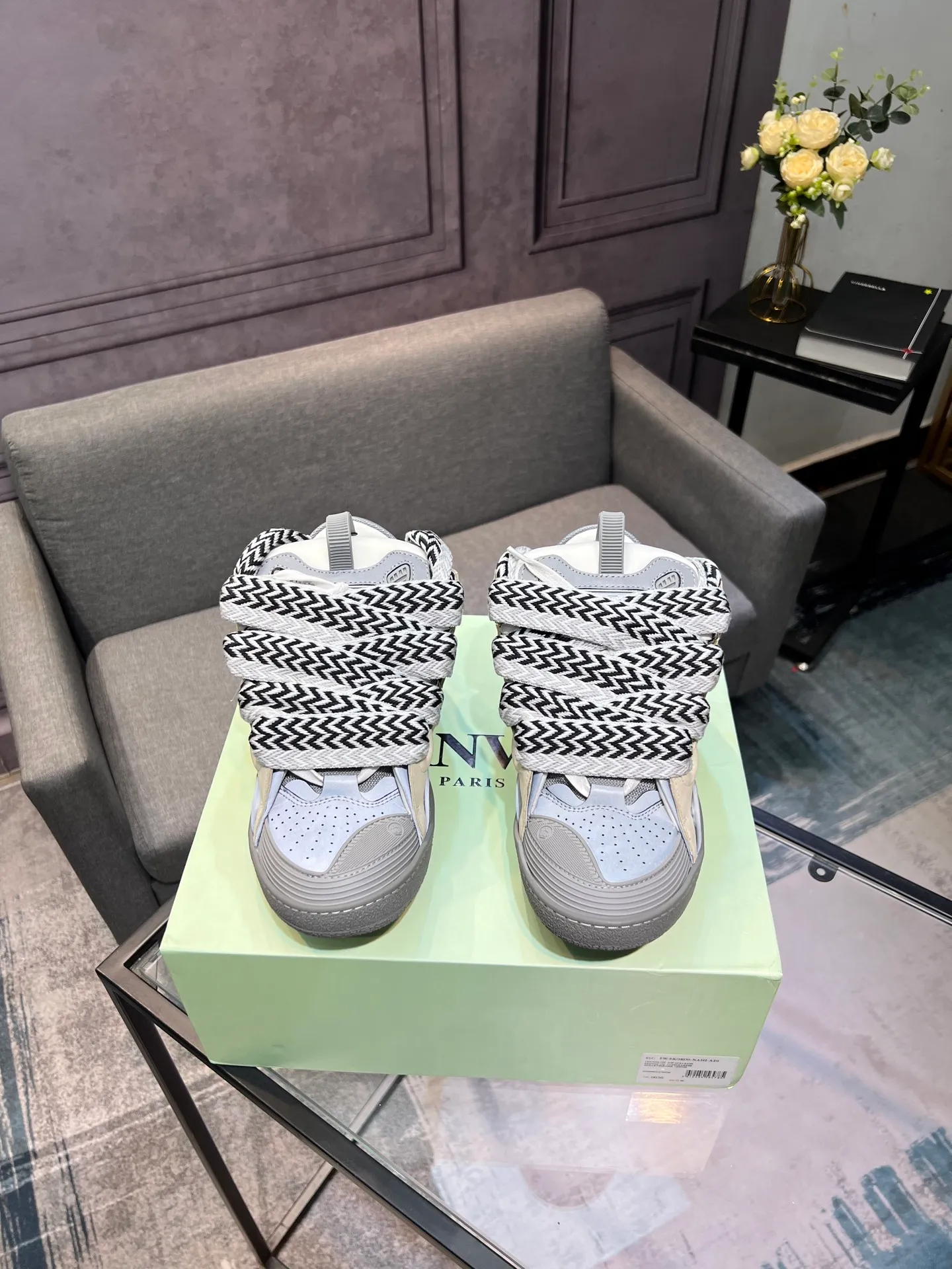 Men's men's shoes💰780 [LANVIN] Latest lace-up fashionable casual sneakers for couples High-quality CLAY couple series‼ ️ The latest trendy products of the season 🌈Many bloggers have planted grass and purchased the original open-mold customization. The upper and outsole are sewn with mark threads without edge sealing. Multiple material splicing combination design. Very versatile for fashionable and casual wear. Comfortable on the feet. Recommended for self-retention (upper cowhide + cow suede + breathable mesh) inner foot pad cowhide exclusive original open-mold clear logo rubber outsole ⚠️36-44 yards (45 custom-made)